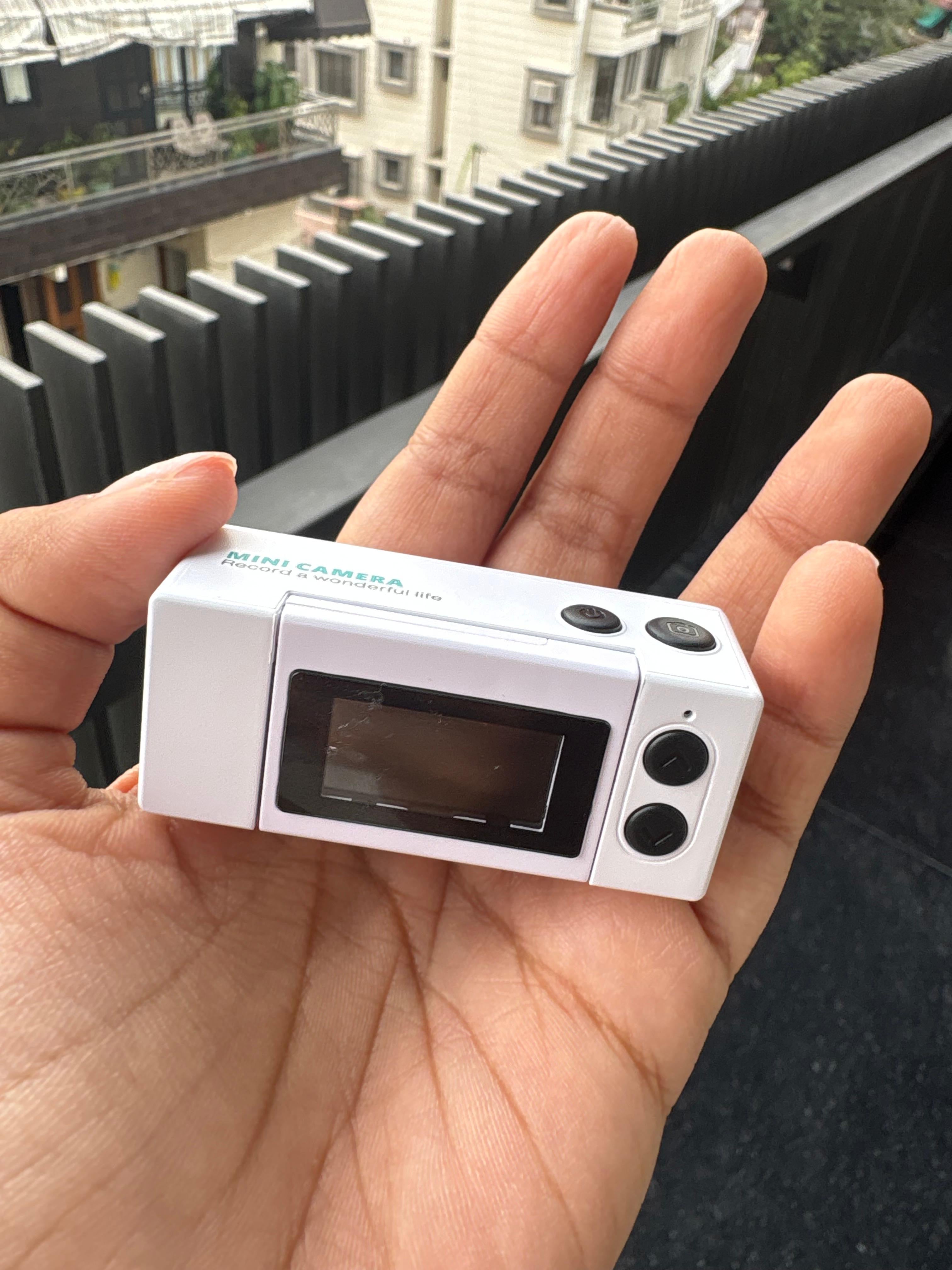 Retro Mini Camera With Flip Screen
