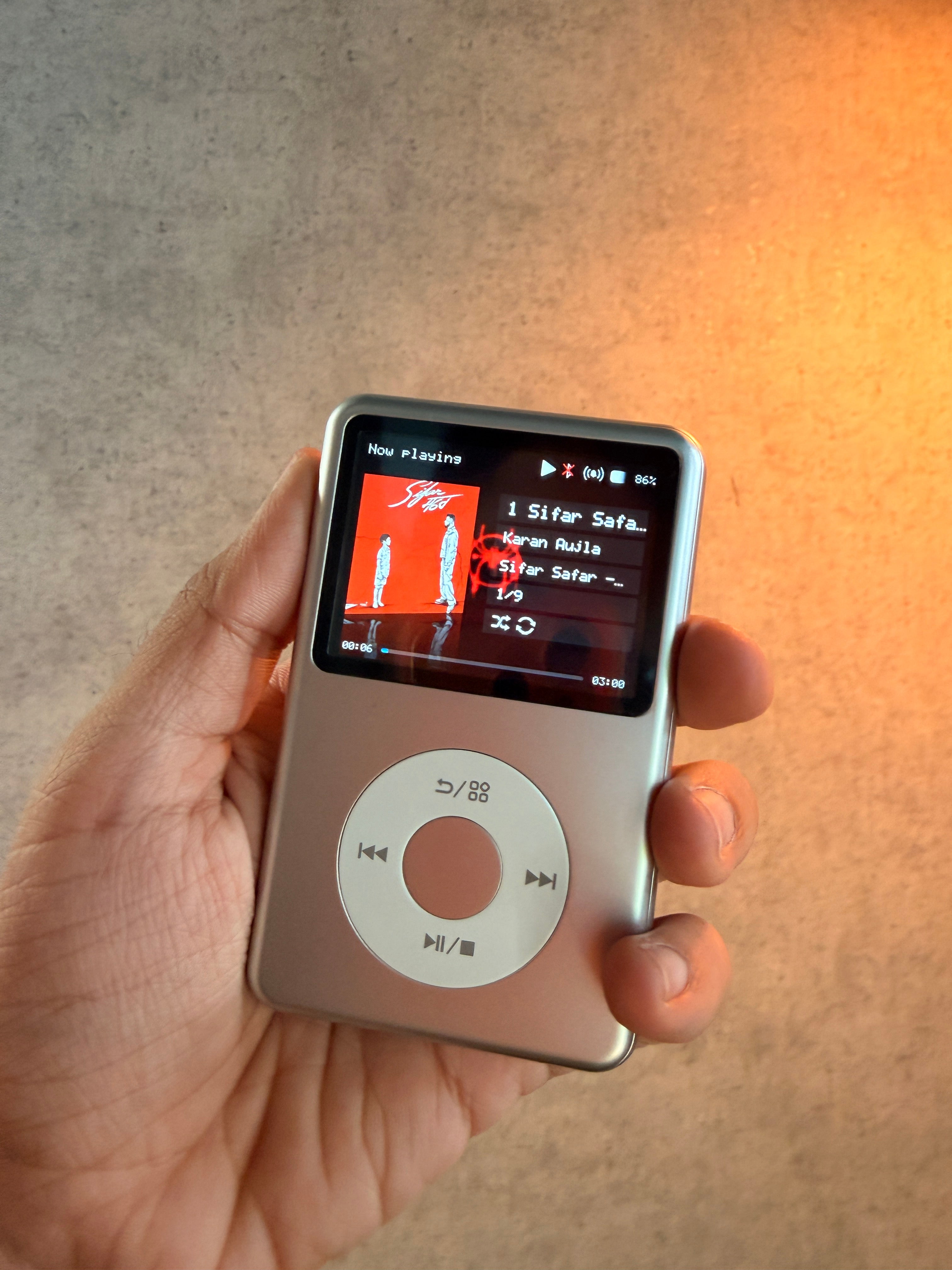 EchoPod : Premium mp4 Player with touch wheel